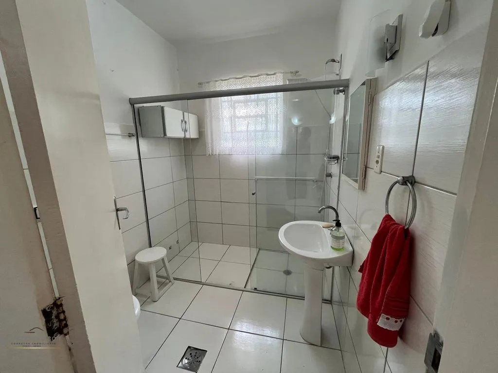 Imagem Casa com quintal a venda no bairro São Geraldo em Poços de Caldas - mg