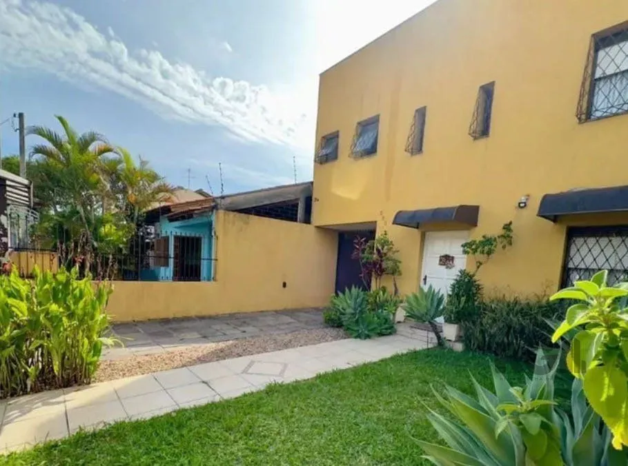 Imagem Casa sobrado no Partenon de 5 dormitórios