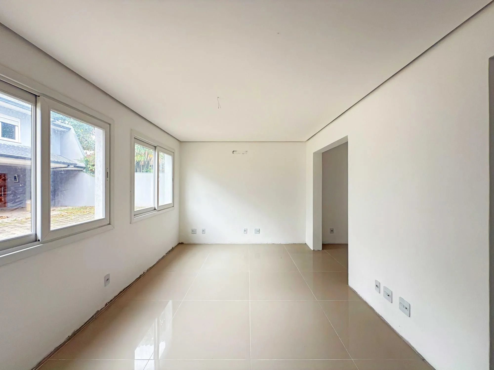 Imagem Vende-se casa em condomínio com 4 dormitórios (2 suítes), 3 vagas - Tristeza