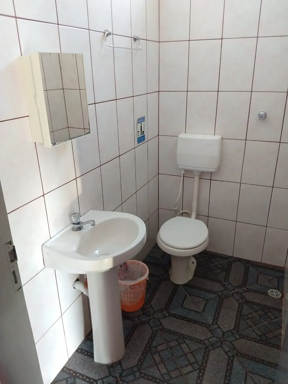 Imagem Comercial à venda e locação 21 Quartos, 18 Suites, 14 Vagas, 1100M², Jardim Santa Luzia, Pindamonhangaba - SP