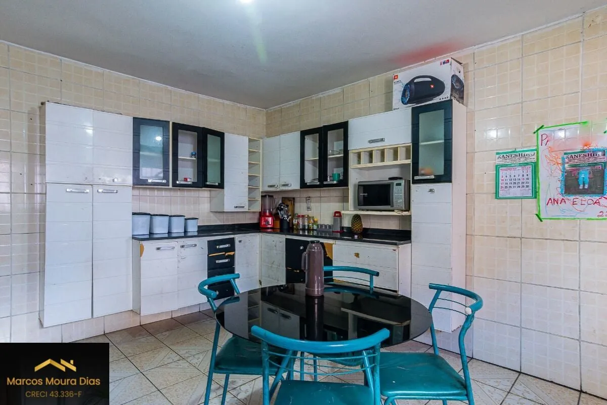 Imagem Casa no Jardim Esmeralda, 3 vagas de garagem, 4 quartos e Churrasqueira- região Rio Pequeno