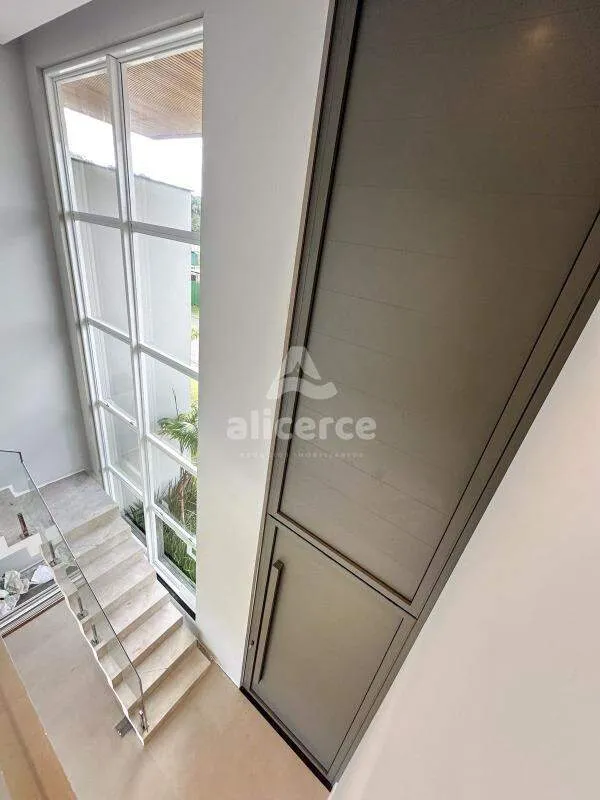 Imagem Casa à venda com 3 quartos 3 suítes, 241m² em Pedra Branca Palhoça