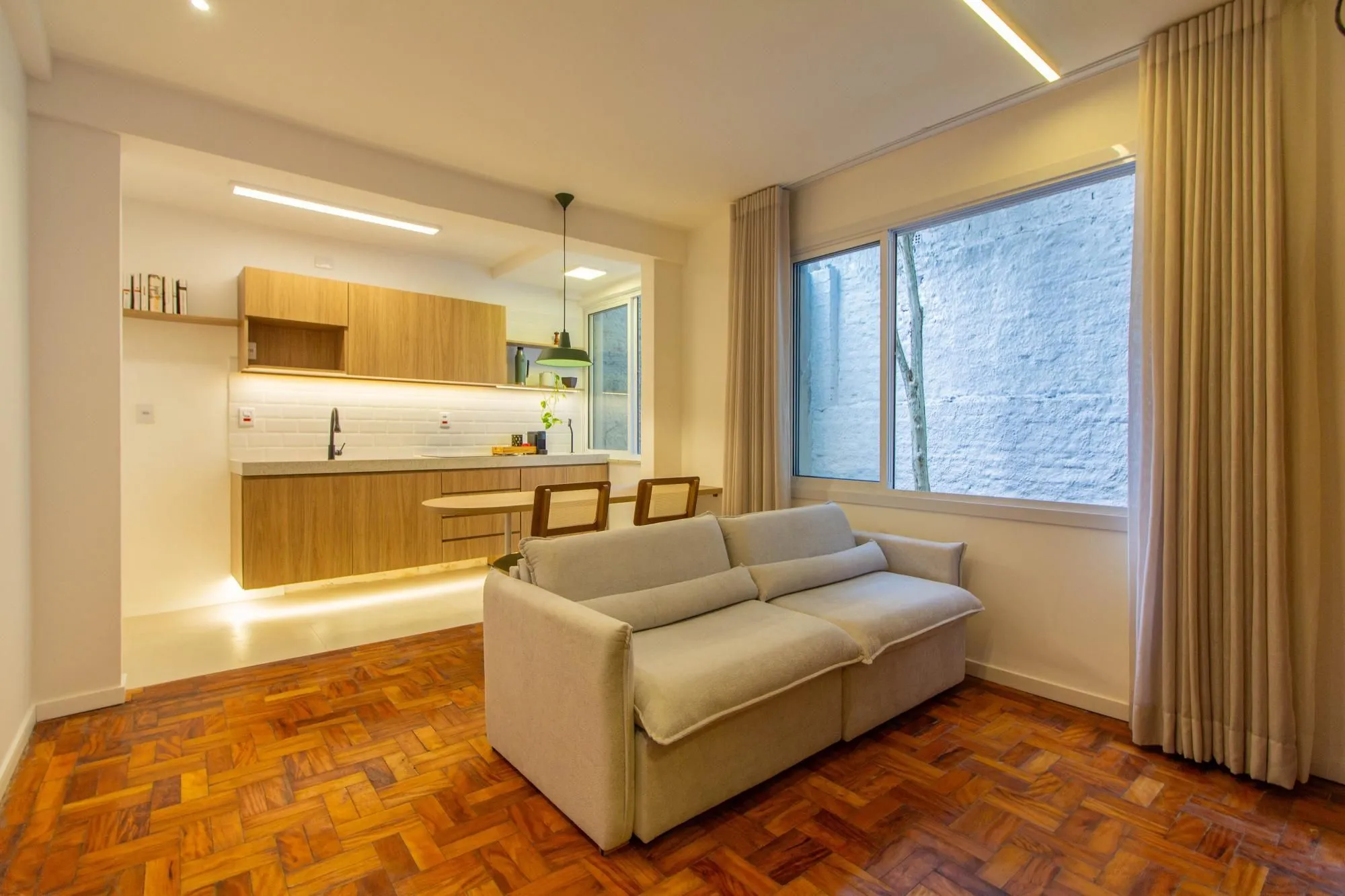 Imagem Apartamento Reformado e Semi Mobiliado no Bom Fim