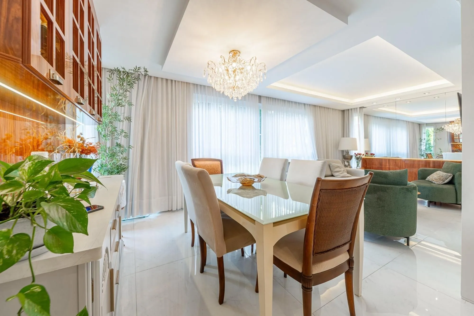 Imagem Apartamento 3 dormitórios, sendo 3 suítes e 2 vagas no Petropolis
