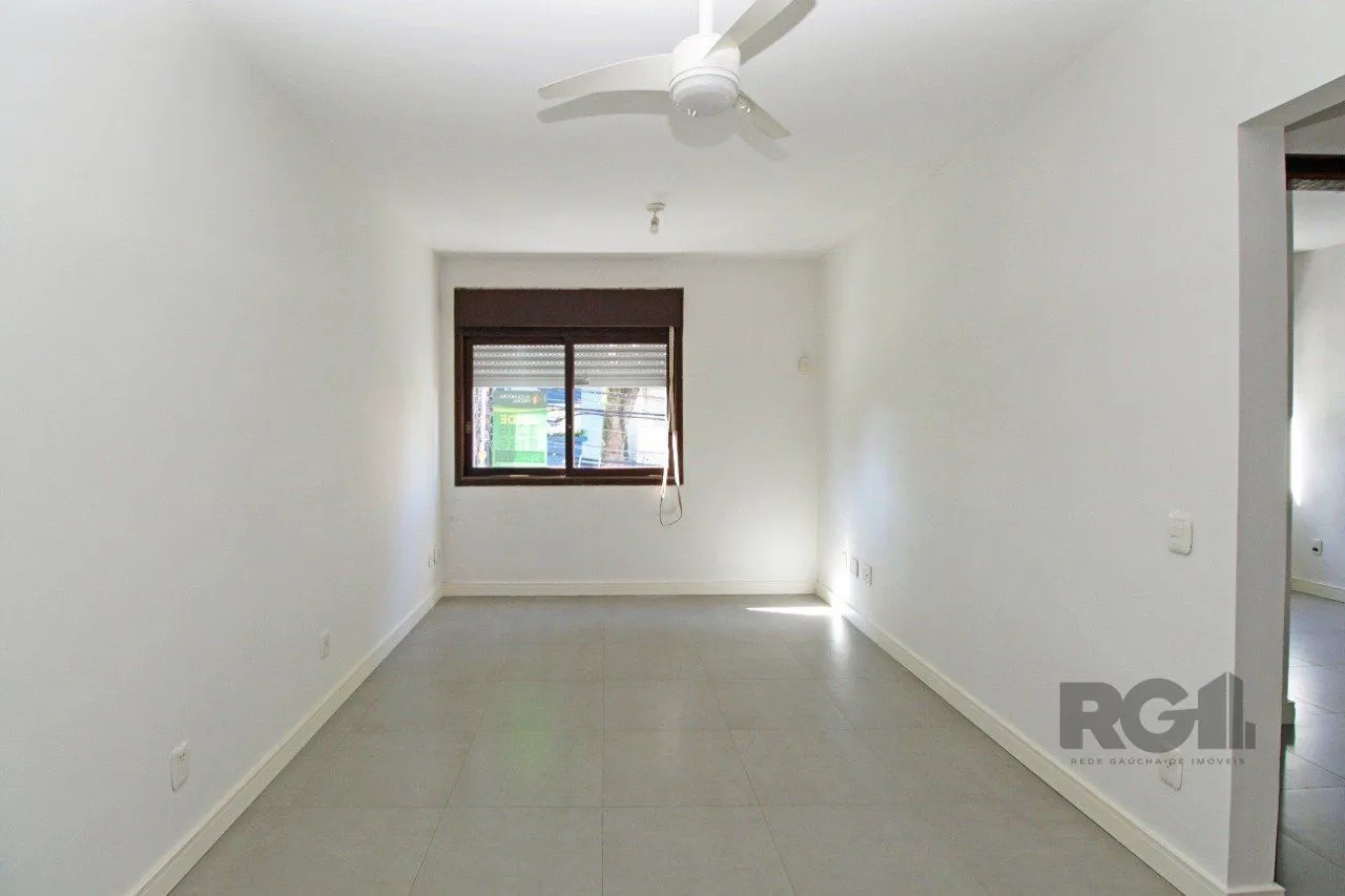Imagem Apartamento de 2 dormitórios e 1 vaga de garagem no bairro Santana em PoA