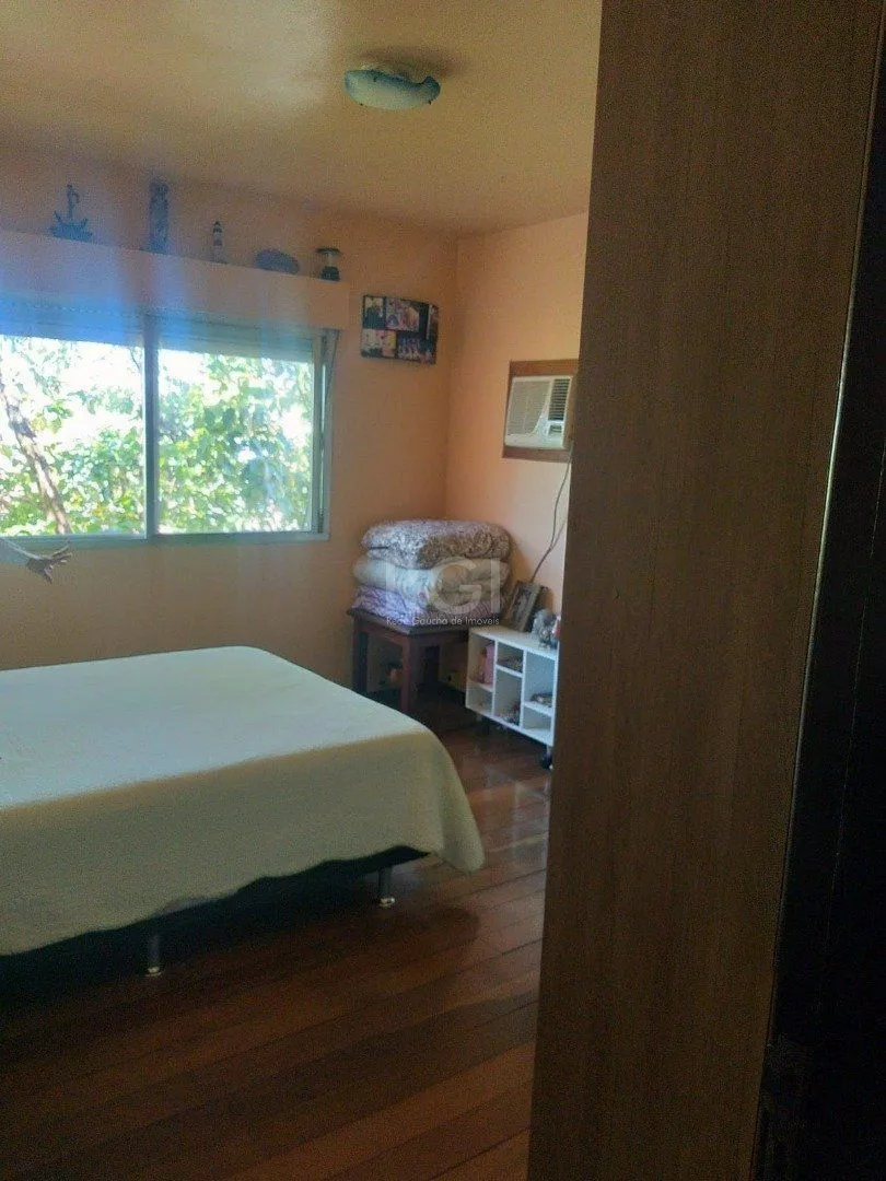 Imagem Casa para Venda - 347m², 5 dormitórios, sendo 2 suites, 2 vagas - Tristeza