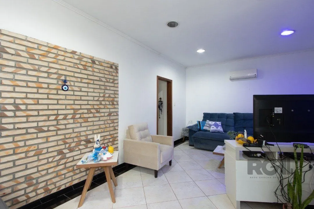 Imagem Casa para Venda - 126.89m², 3 dormitórios, 5 vagas - Azenha