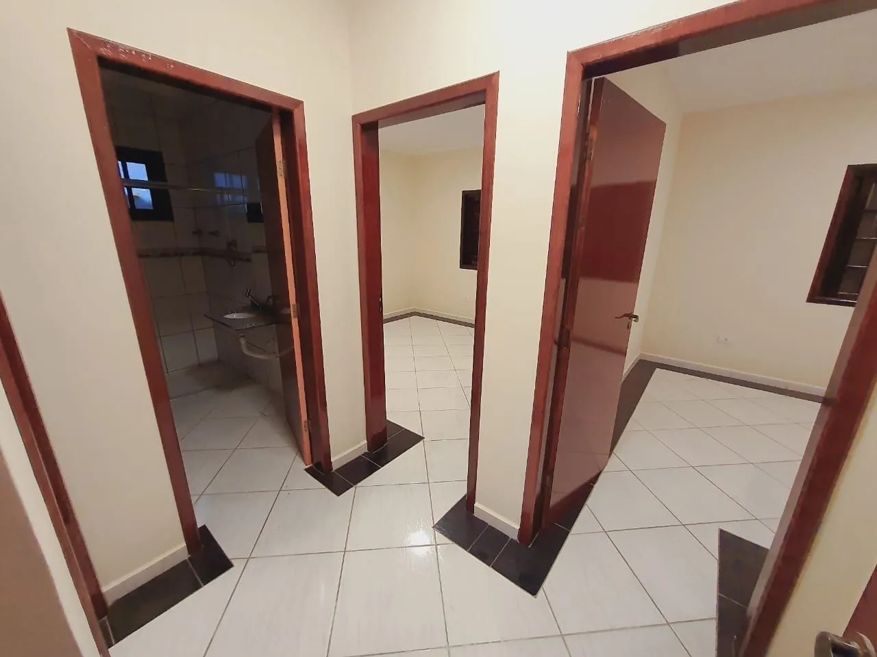 Imagem "Espaço e Conforto para sua família: Casa com Terreno inteiro, para venda e locação, 4 Dormitórios e Quintal Amplo à Venda"