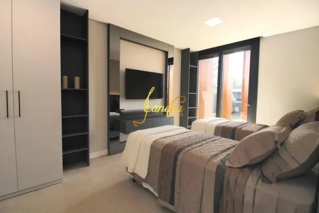 Imagem Belíssima Sobrado no Condomínio Enseada! Estilo Contemporâneo, composto por 05 suítes com sacada