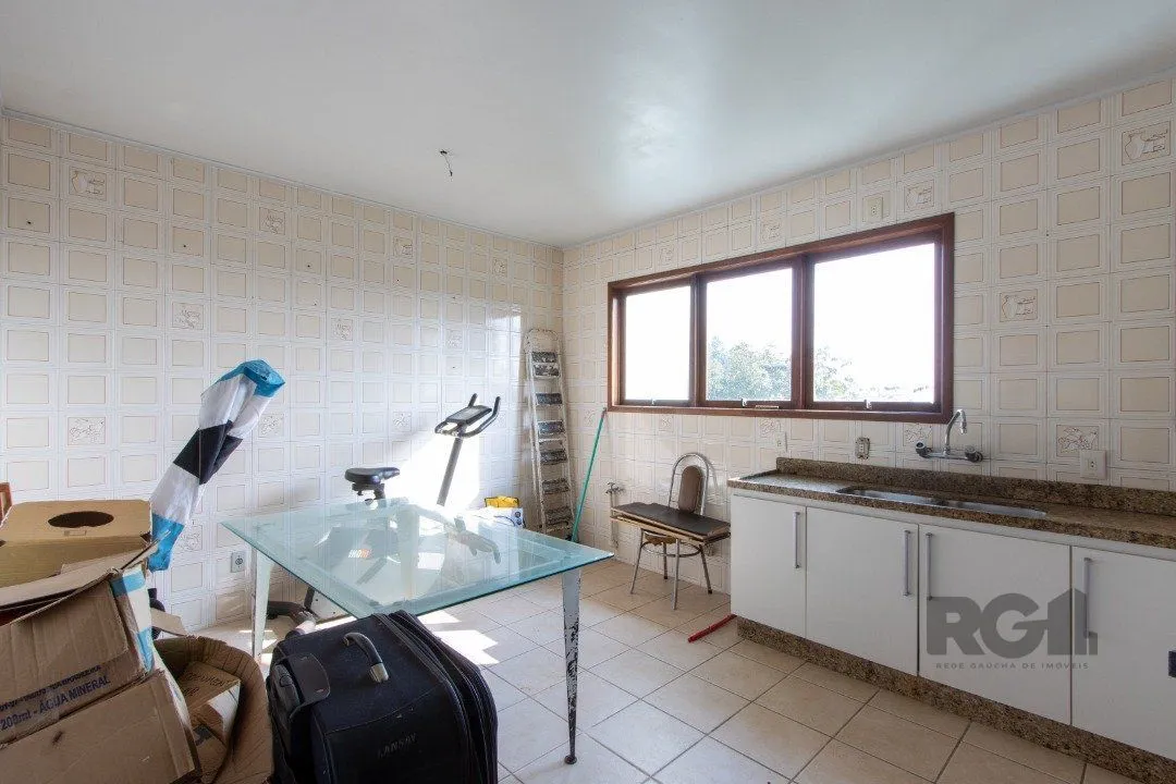 Imagem Casa para Venda - 361.95m², 4 dormitórios, sendo 2 suites, 3 vagas - Nonoai
