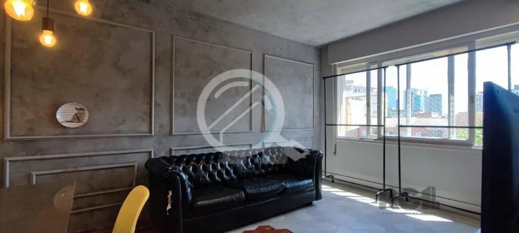 Imagem Apartamento com 1 dormitório cheio de charme e requinte a venda no bairro Menino Deus. São 44m² p...