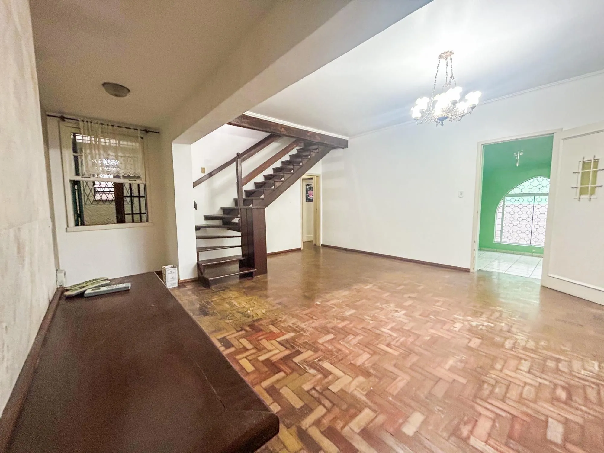 Imagem Casa Residencial com 3 Quartos, sendo 1 suíte e 3 Banheiros, no Bairro Santa Teresa em Porto Alegre, RS