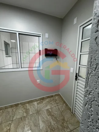 Imagem Casa térrea em condomínio. 2 quartos com 2 vagas.