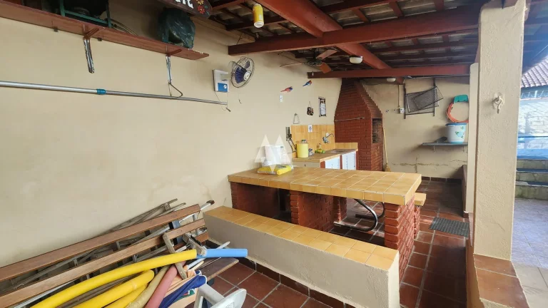 Imagem Casa térrea em Itanhaem, 3 dormitórios, piscina, churrasqueira, vaga pra 5 carros