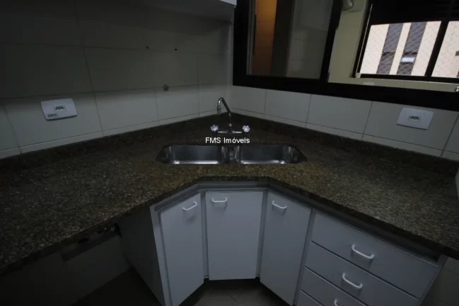 Imagem Apartamento à venda ou locação na Vila Nova Conceição, com 2 suítes, 2 vagas.