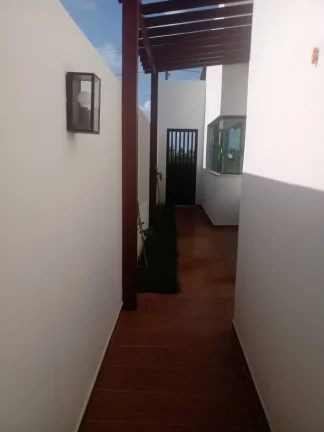 Imagem Casa Térrea à Venda no Condomínio Quintas da Barra (Pé de Areia) - Acesso Privativo ao Mar!