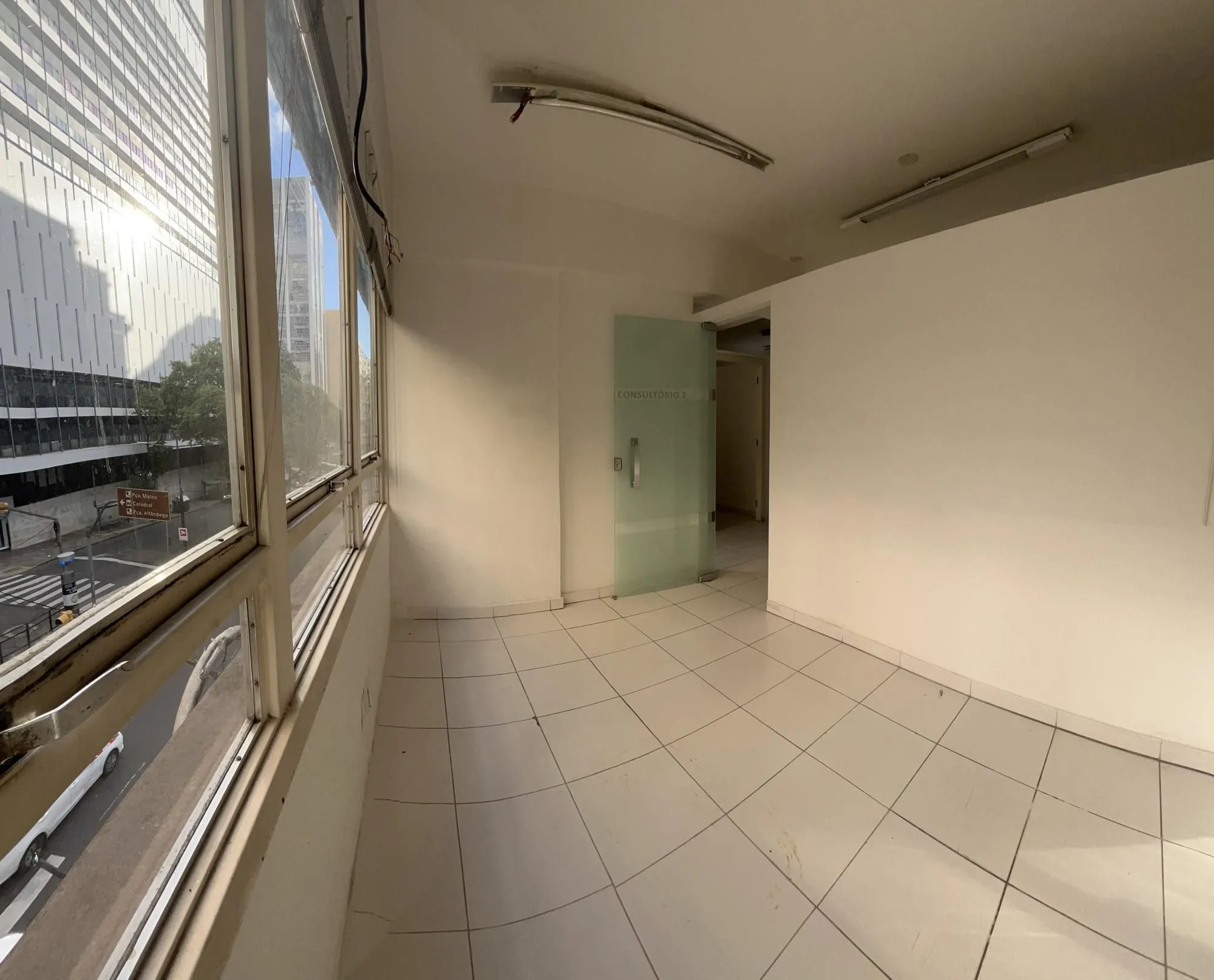 Imagem Excelente Oportunidade! Sala comercial para venda no centro de Porto Alegre.