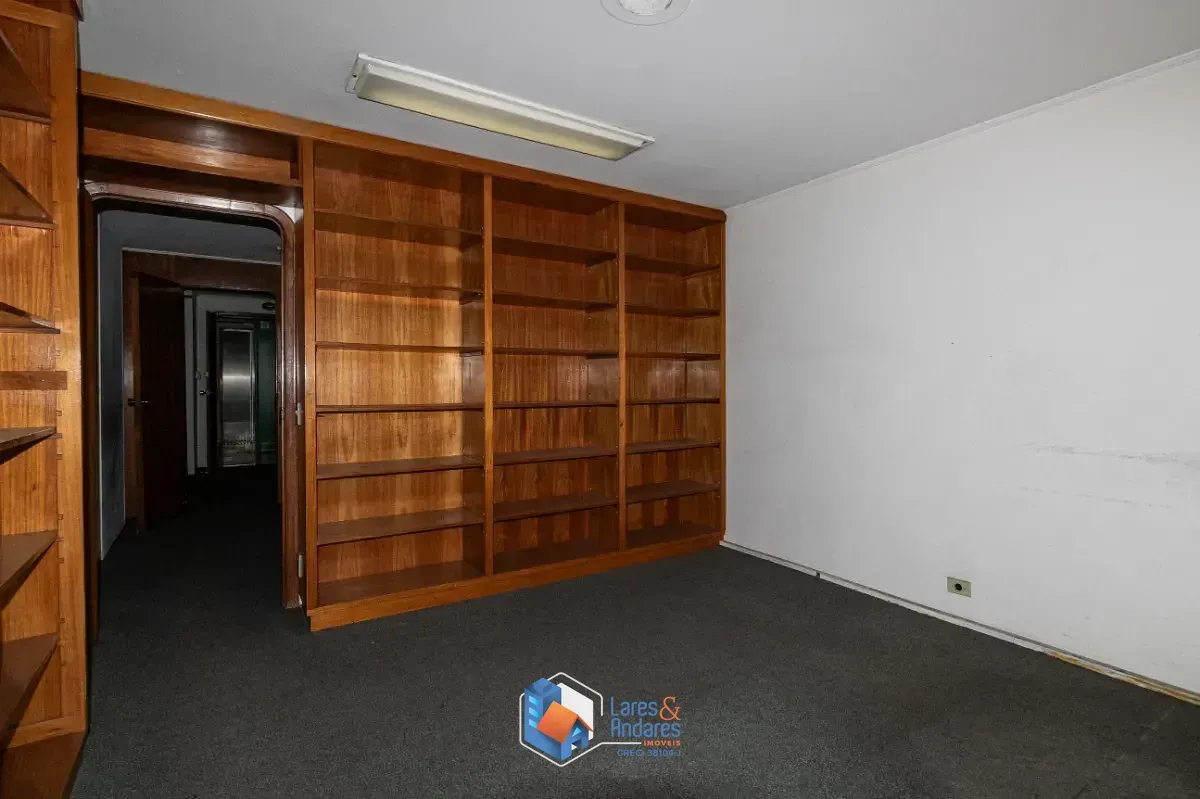 Imagem Conjunto comercial para venda em Liberdade, 276m²