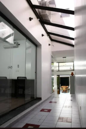 Imagem Sobrado Comercial para Alugar com 280m², 3 dormitórios, 1 suíte, 1 sala e 2 vagas!!!