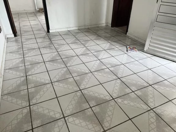 Imagem Sobrado com 3 dormitórios à venda, 196 m² por R$ 390.000,00 - Vila Figueira - Suzano/SP