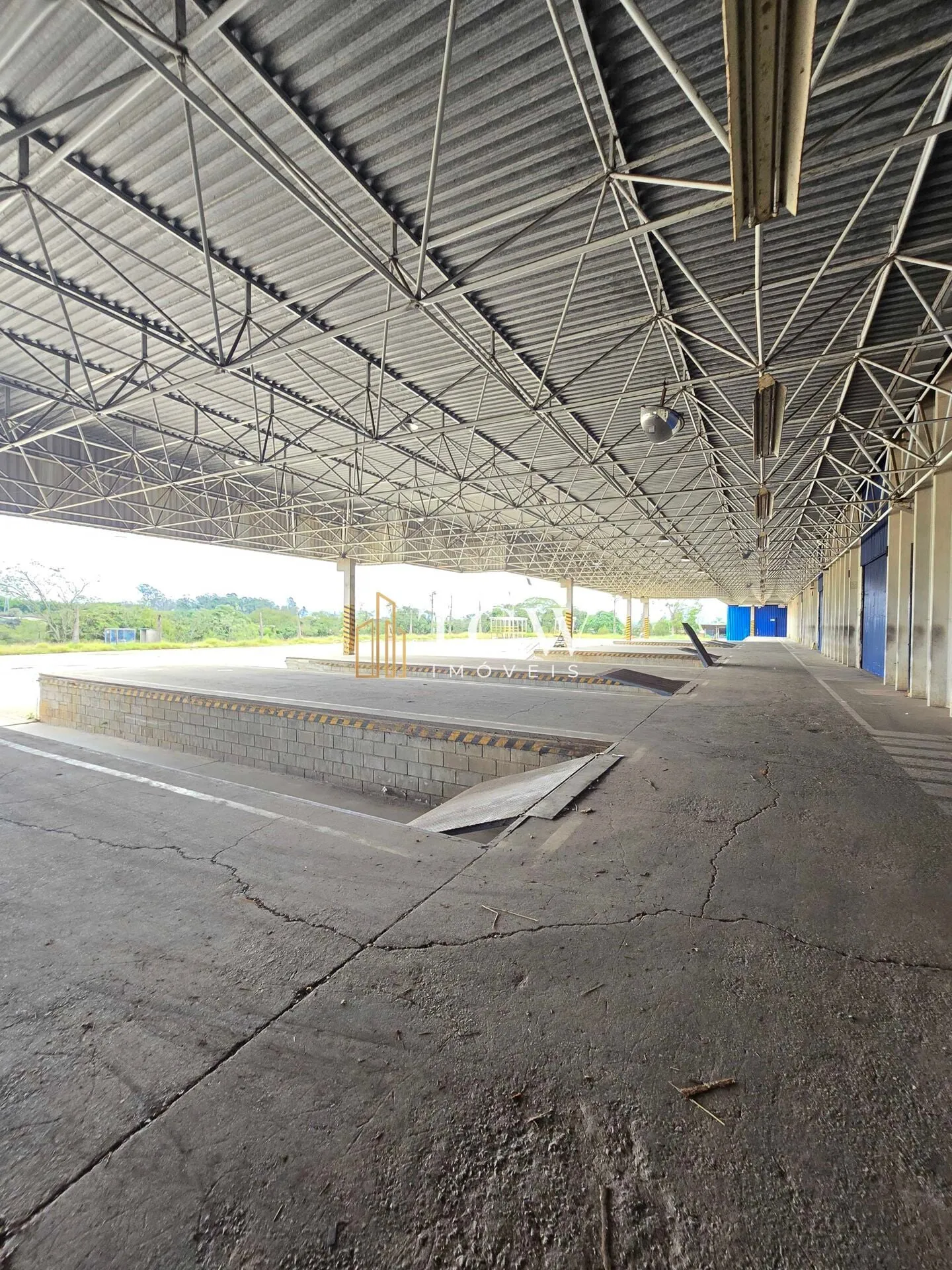 Imagem Galpão Logístico e Industrial com 22 docas para Locação em Suzano/SP | 13.320 m2