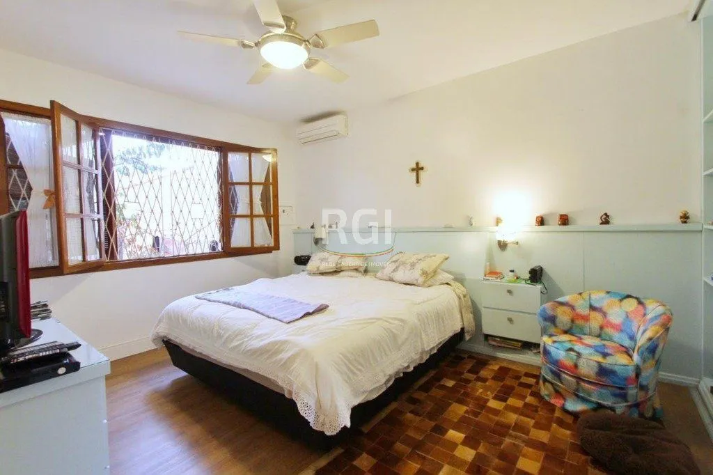 Imagem Casa para Venda - 250m², 3 dormitórios, 1 vaga - Teresópolis
