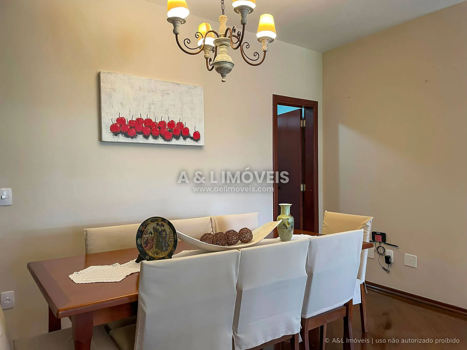 Imagem Apartamento à Venda no Capivari - 4 Dormitórios, SPA e 400 m da Praça