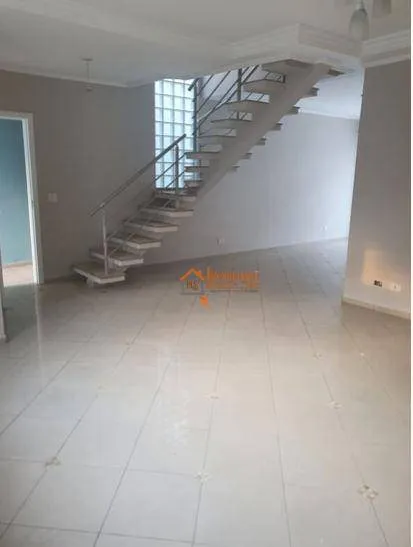 Imagem Sobrado com 3 dormitórios à venda, 135 m² por R$ 980.000,00 - Vila das Palmeiras - Guarulhos/SP