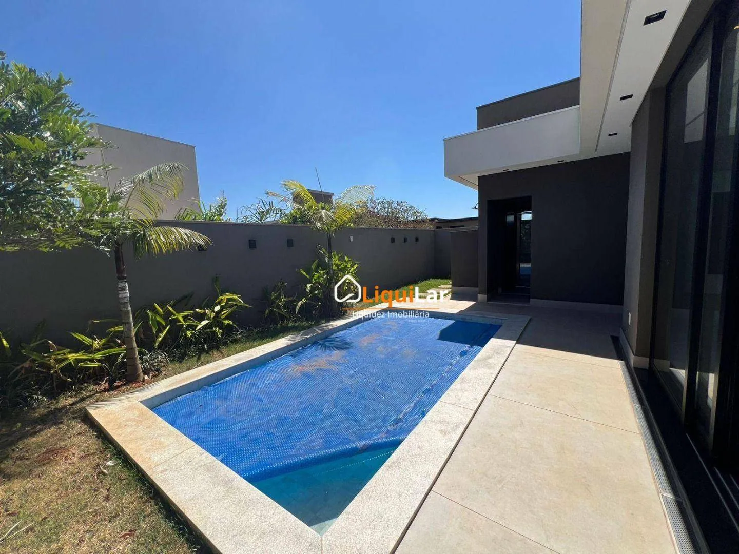 Imagem Casa Térrea de Alto Padrão com 3 Suítes, Espaço Gourmet e Piscina Aquecida