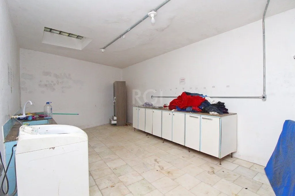 Imagem Casa para Venda - 840m², 7 dormitórios, sendo 3 suites, 8 vagas - Medianeira