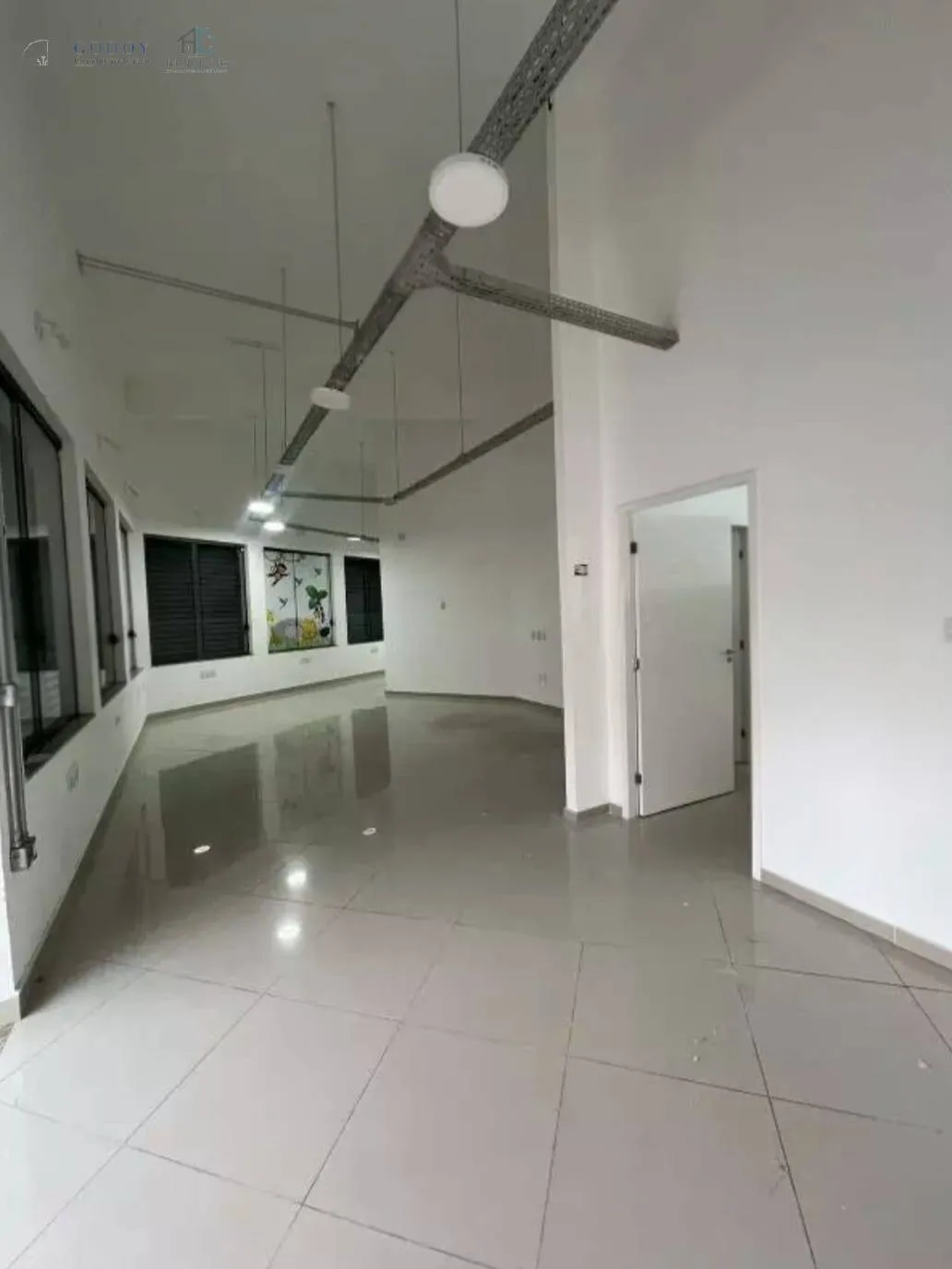 Imagem Ponto Comercial Amplo para Locação no Centro de Guaratinguetá