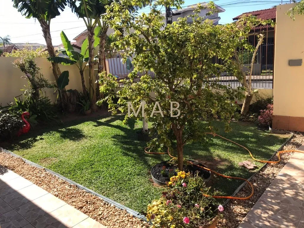 Imagem Imperdível casa à venda em Florianópolis-SC, bairro Ingleses: 5 quartos, 1 suíte, 3 salas, 4 banheiros, 3 vagas, 225m².