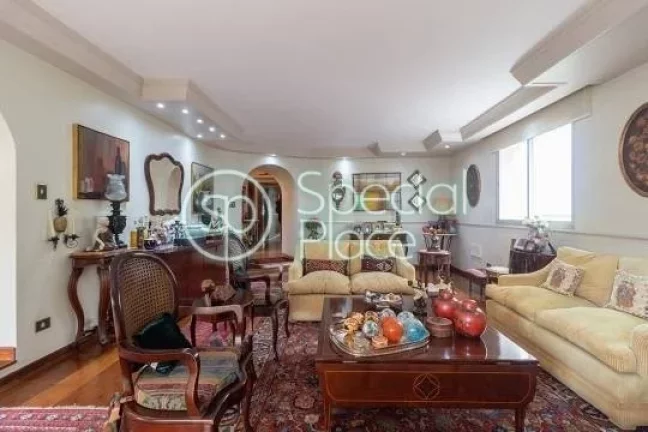 Imagem Lindo apartamento com prédio clássico e imponente. São 197m² de área privativa, 3 dormitórios ...
