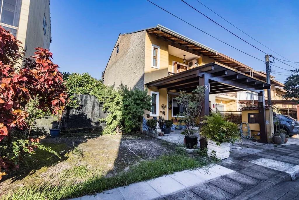Imagem Casa de Condomínio em Hípica