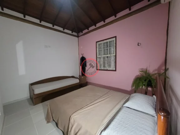 Imagem LINDA CASA, 3 SUITES C/AR COND, MUITO VERDE,DESENHO ARQUITETÔNICO e 1 STUDIO/SUÍTE EXTERNA C/ BANHEIRA DE IMERSÃO EM 900 MT ²