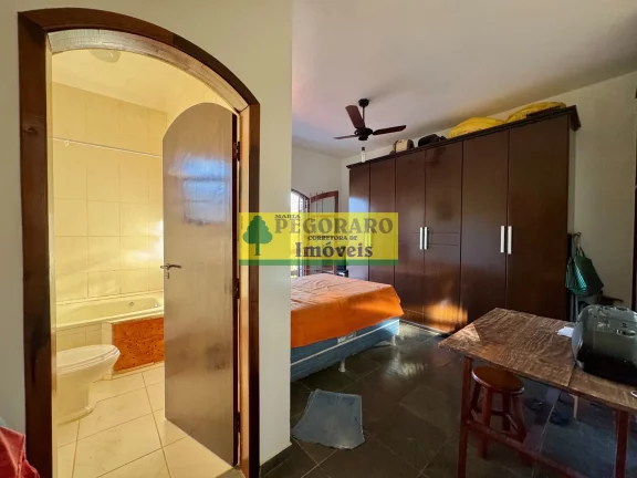 Imagem Casa à venda em Caraguatatuba Martim de Sá 3 quartos, 3 suítes, 1 sala, 3 banheiros, 10 vagas de garagem. 166m² de área.