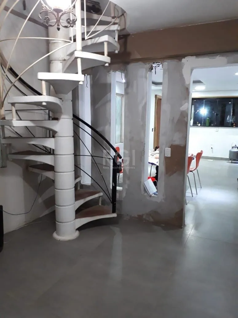 Imagem Casa para Venda - 230.45m², 4 dormitórios, sendo 1 suites, 3 vagas - Ponta Grossa