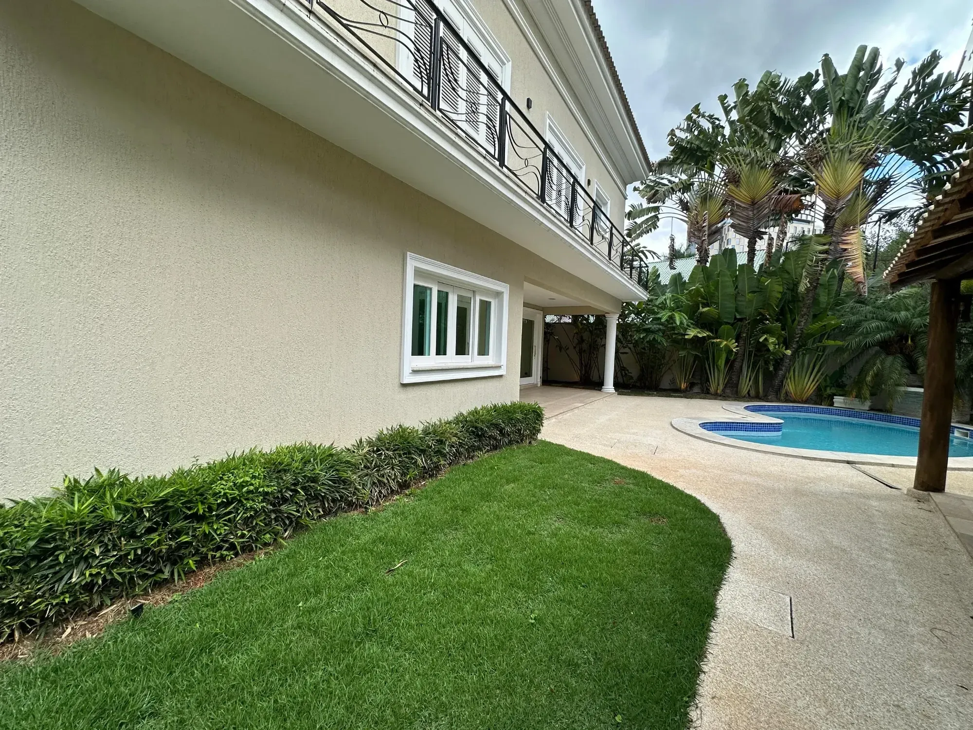 Imagem Sobrado com 4 Quartos à Venda, 450 m² em Alphaville Residencial Plus - Barueri
