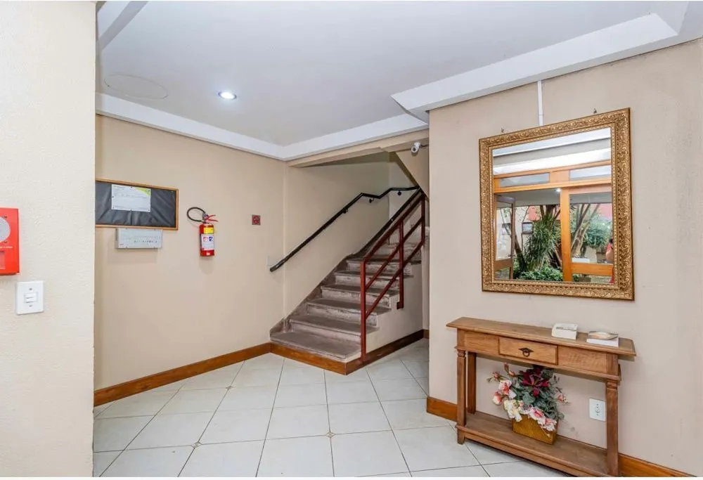 Imagem Apartamento de 2 quartos em prédio com elevador, churrasqueira e garagem