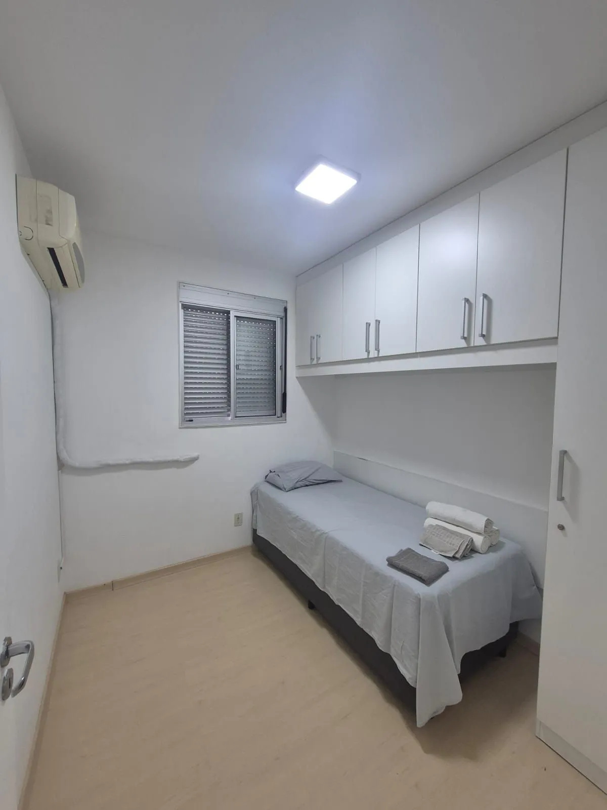Imagem Apartamento com 2 quartos, vaga, elevador e piscina no bairro Nonoai