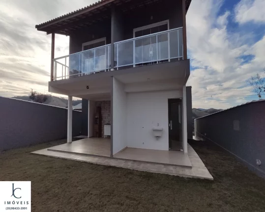 Imagem Casa à venda em condomínio horizontal fechado em São Lourenço MG. Portaria 24 h., bem localizado em bairro nobre.