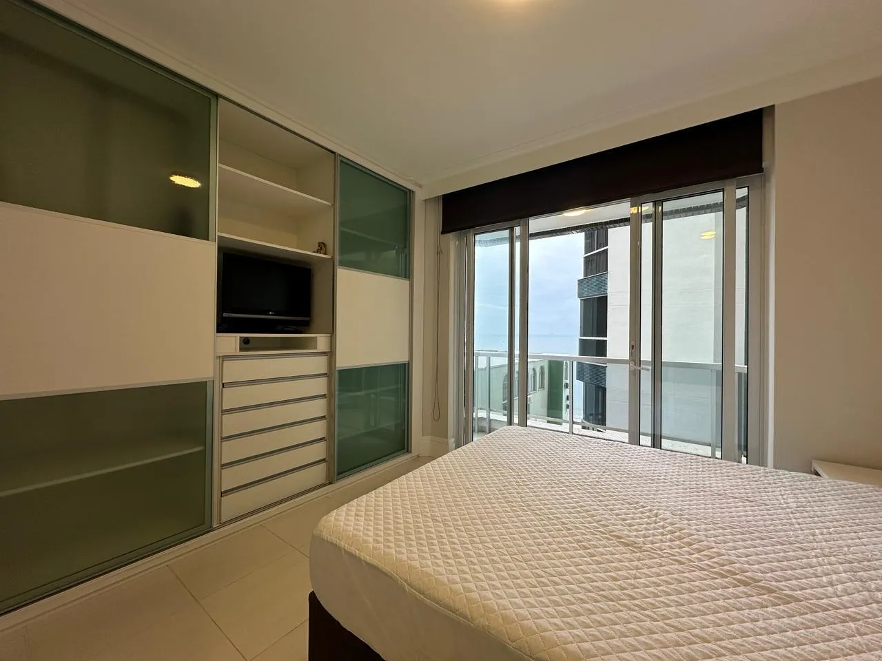 Imagem Apartamento com vista para o mar à venda com 1102m2 por R$ 2.590.000,00