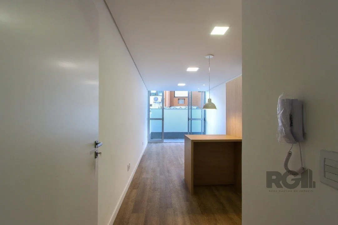 Imagem Apartamento em Porto Alegre no Bairro Petrópolis, de 1 quarto, GARDEN , semi mobiliado