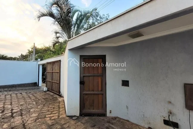 Imagem Localizada no charmoso bairro Jardim Chapadão, esta casa oferece uma excelente oportunidade para qu...