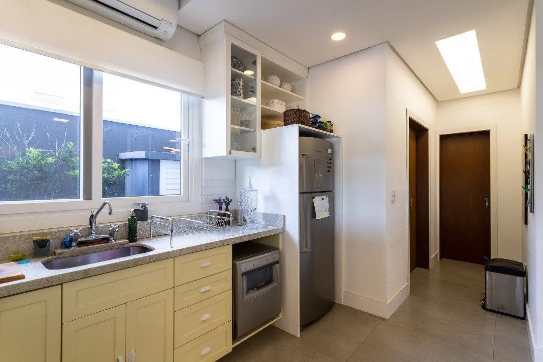 Imagem Casa Condominio para Venda - 340m², 4 dormitórios, sendo 4 suites, 4 vagas - Terra Ville