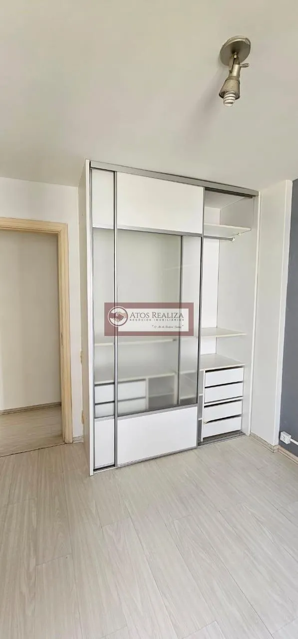 Imagem Exclusivo: Apartamento de 65m² em Santo Amaro. Vendo Apartamento de 65m² em santo Amaro, com 2 Dormitórios com planejados, cozinha com armários, Sacada, 1 vaga de garagem, próximo ao Hotel transamérica eTodos os prontos de comércio de Santo Amaro. Valor d