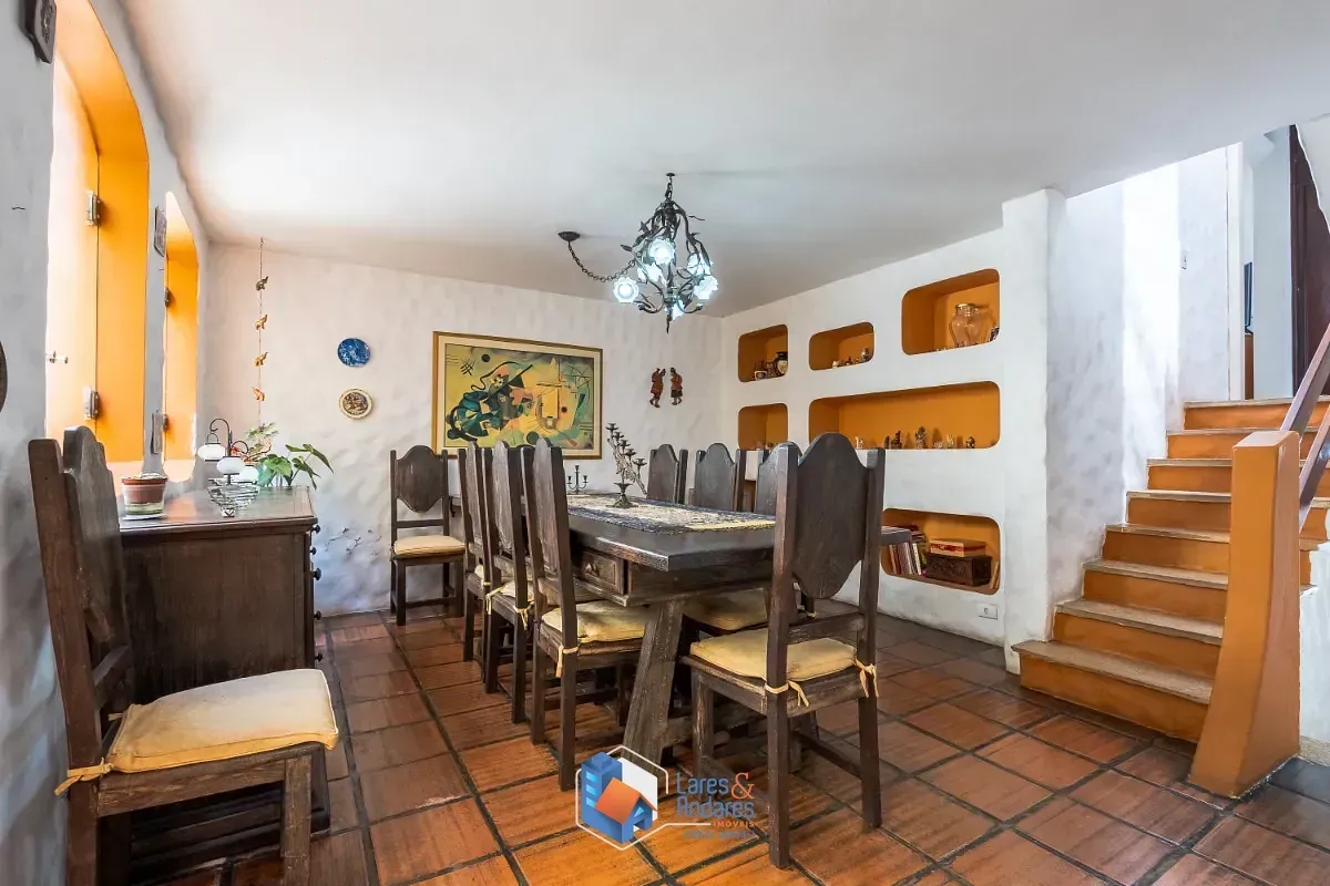 Imagem Casa para venda em Jardim Aeroporto com 4 quartos, sendo 2 suítes, 140m²