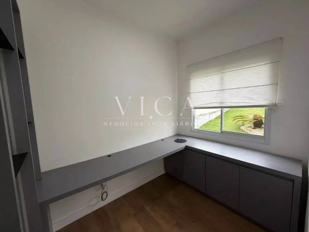 Imagem Valville 1| Casa 3 suítes, vista reserva, espaço gourmet - R$ 12.900,00 mês