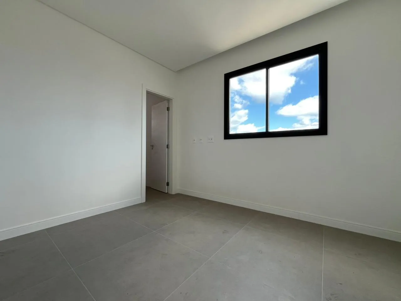 Imagem Apartamento com vista para o mar à venda com 137m2 por R$ 2.633.367,00