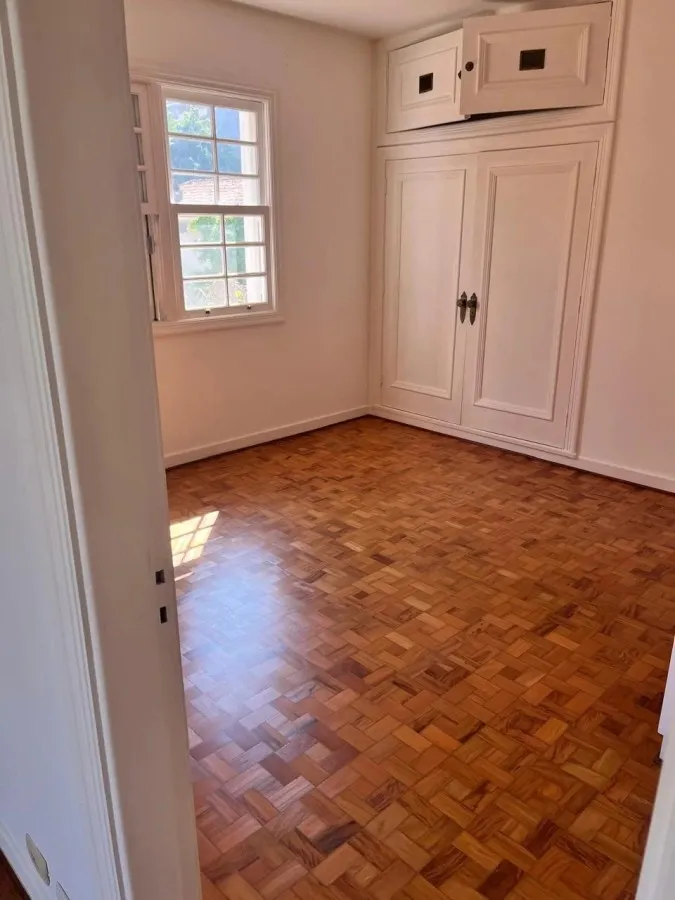 Imagem Casa para Venda em São Paulo, Pinheiros, 2 dormitórios, 1 banheiro, 8 vagas